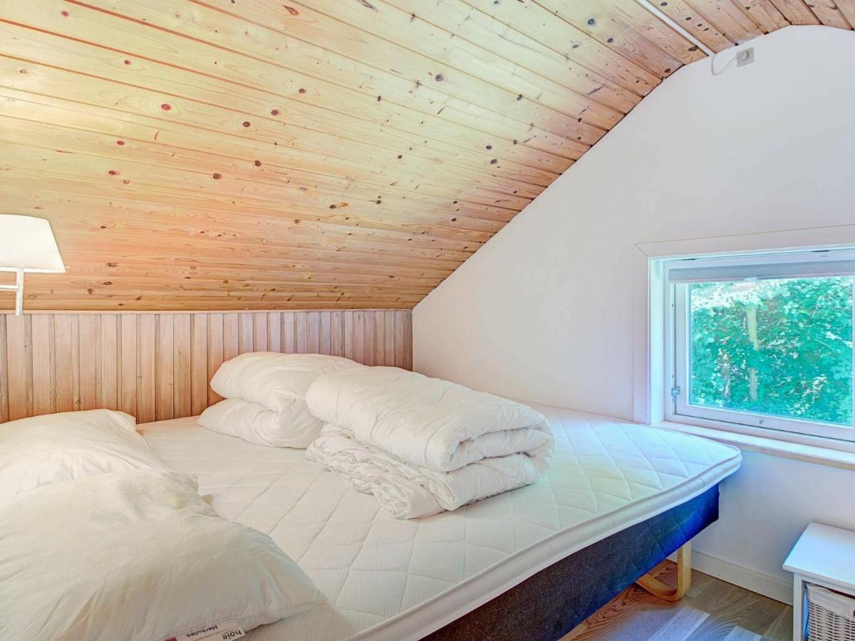 6 Person Holiday Home In Aakirkeby Room photo